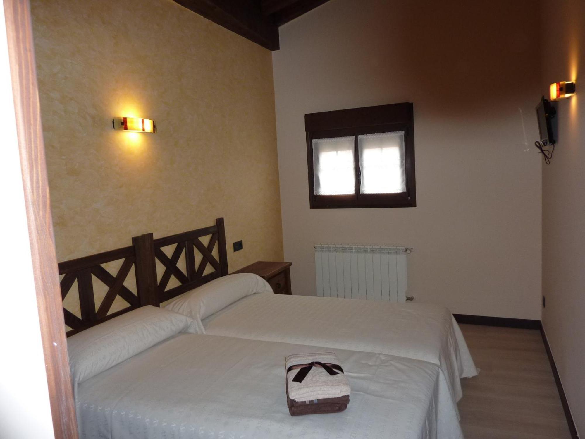 La Cerca De Dona Jimena Guest House Modubar de San Cibrian ภายนอก รูปภาพ
